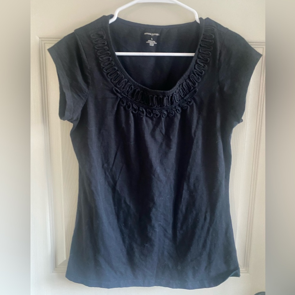 Banana Republic Women’s Top T-Shirt with Embroidery SZ Large